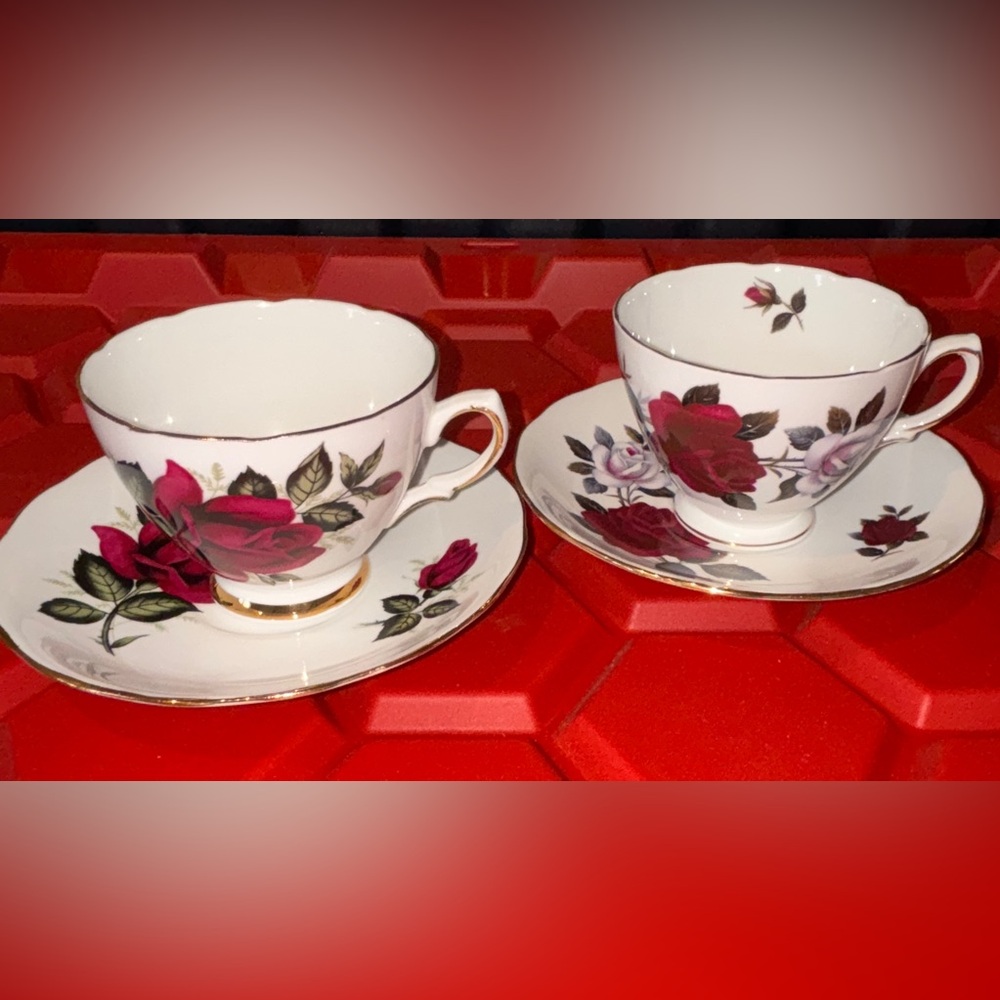 Vintage Colclough “Amoretta Rose 7906“ Teacup and Saucer Set